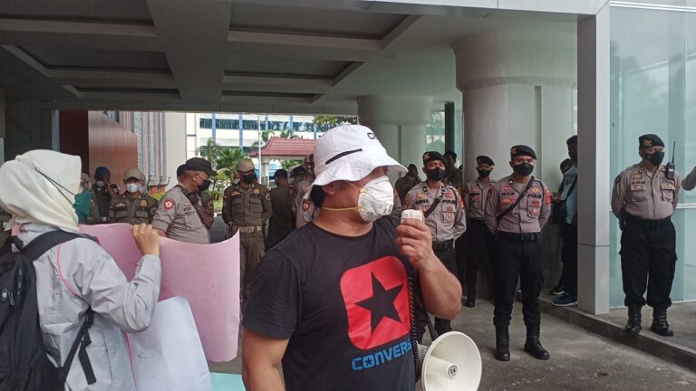 1D833881-FBBB-4E6F-B1F1-AF6CCF82C7F5