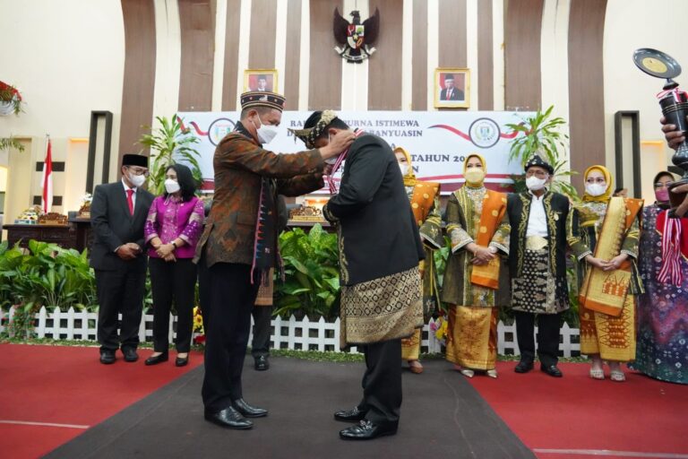 84F8585D-5B00-4406-8EA6-EA437BC4FEB1