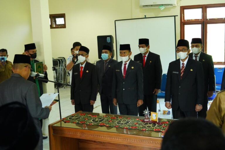 4C8CA0A2-2627-4FCC-ABFC-5F51B6856376