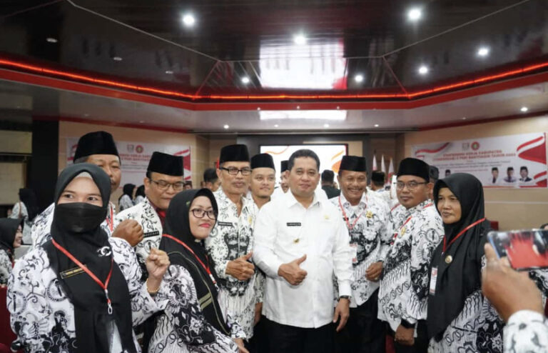 8CFCBD61-FD34-4A23-A64F-ECAD30C451F9