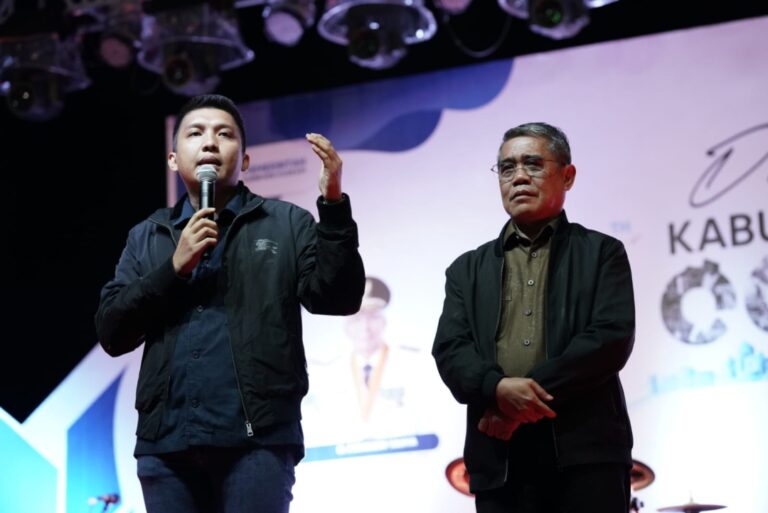 bupati-panca-dan-wakil-bupati-h-ardani-membuka-pagelaran-pesta-rakyat-dalam-rangka-memperingati-hut-kab-ogan-ilir-ke-19-tahun-2023